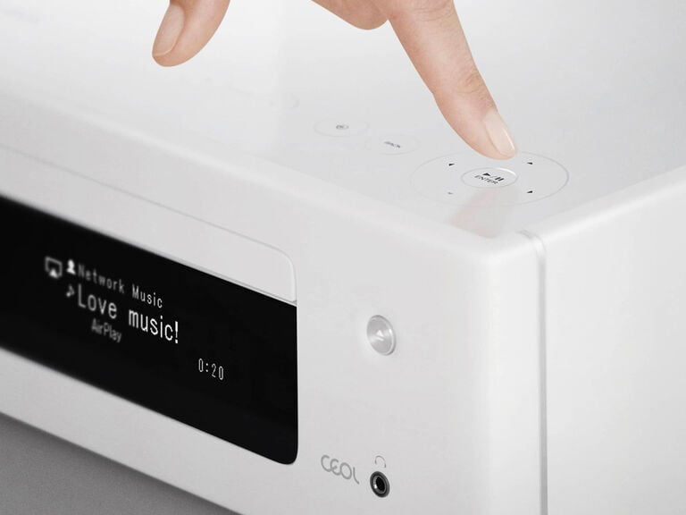 CEOL N10, White, dynamic