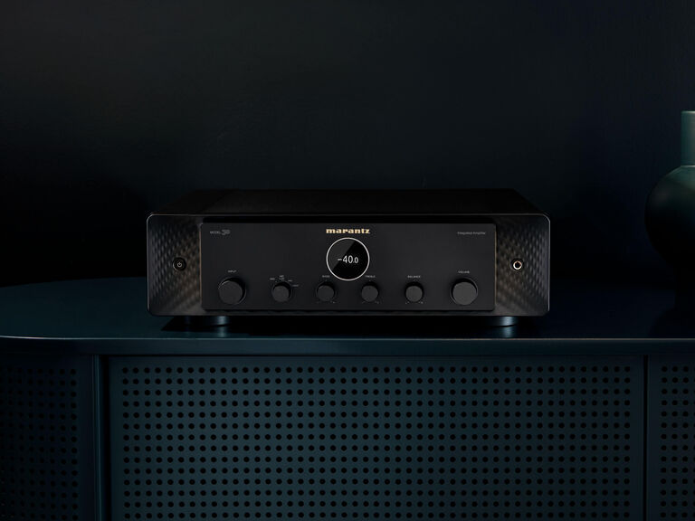 MODEL 30 - Black lifestyle view