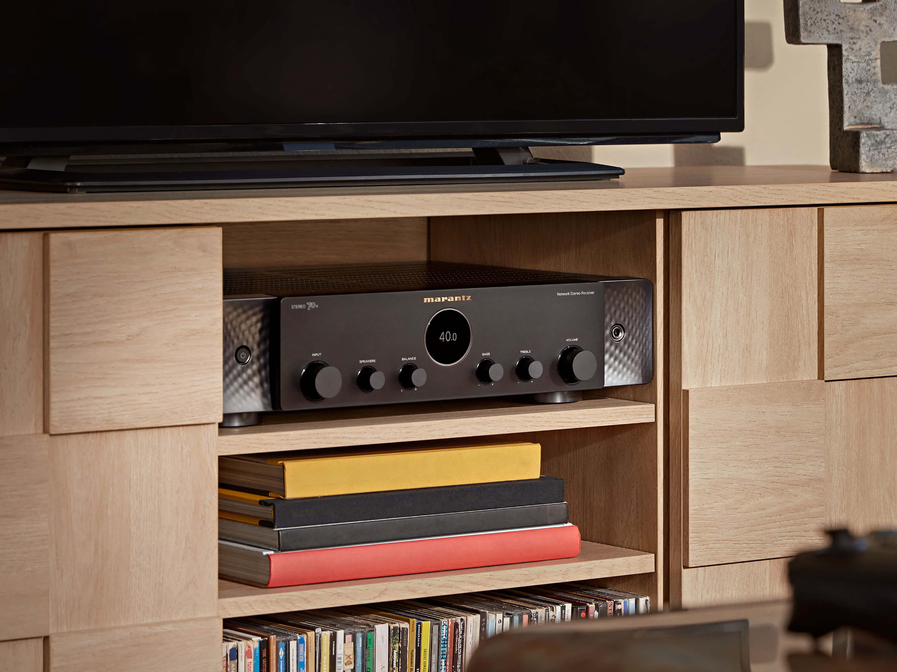 STEREO70S-Black_Image_studio-