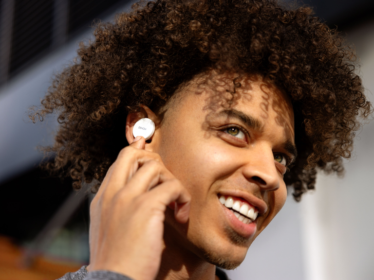 Denon PerL, White, dynamic