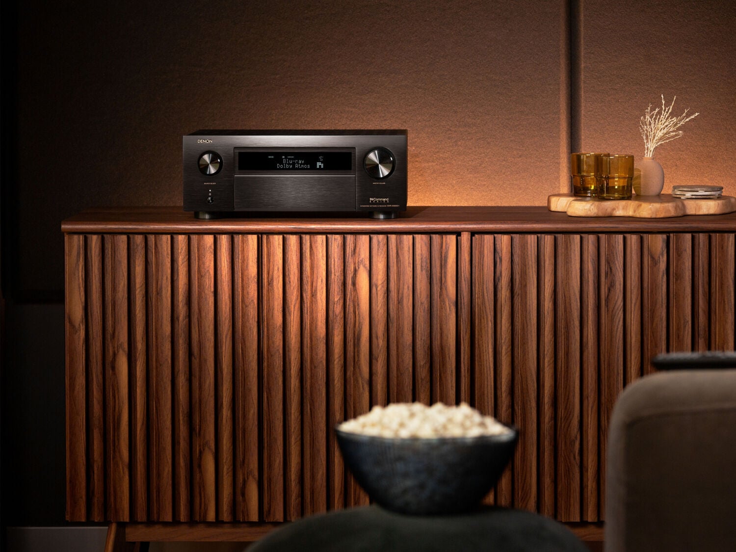 AVR-X6800H, Black, dynamic