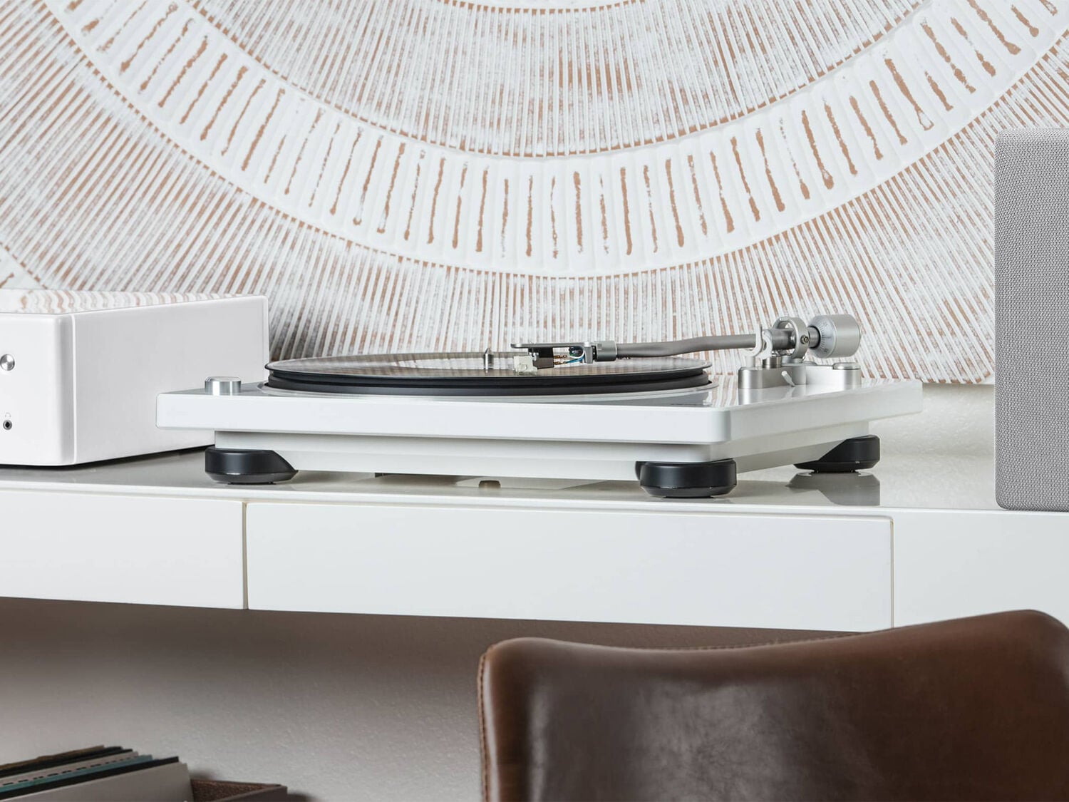 DP-400, White, dynamic