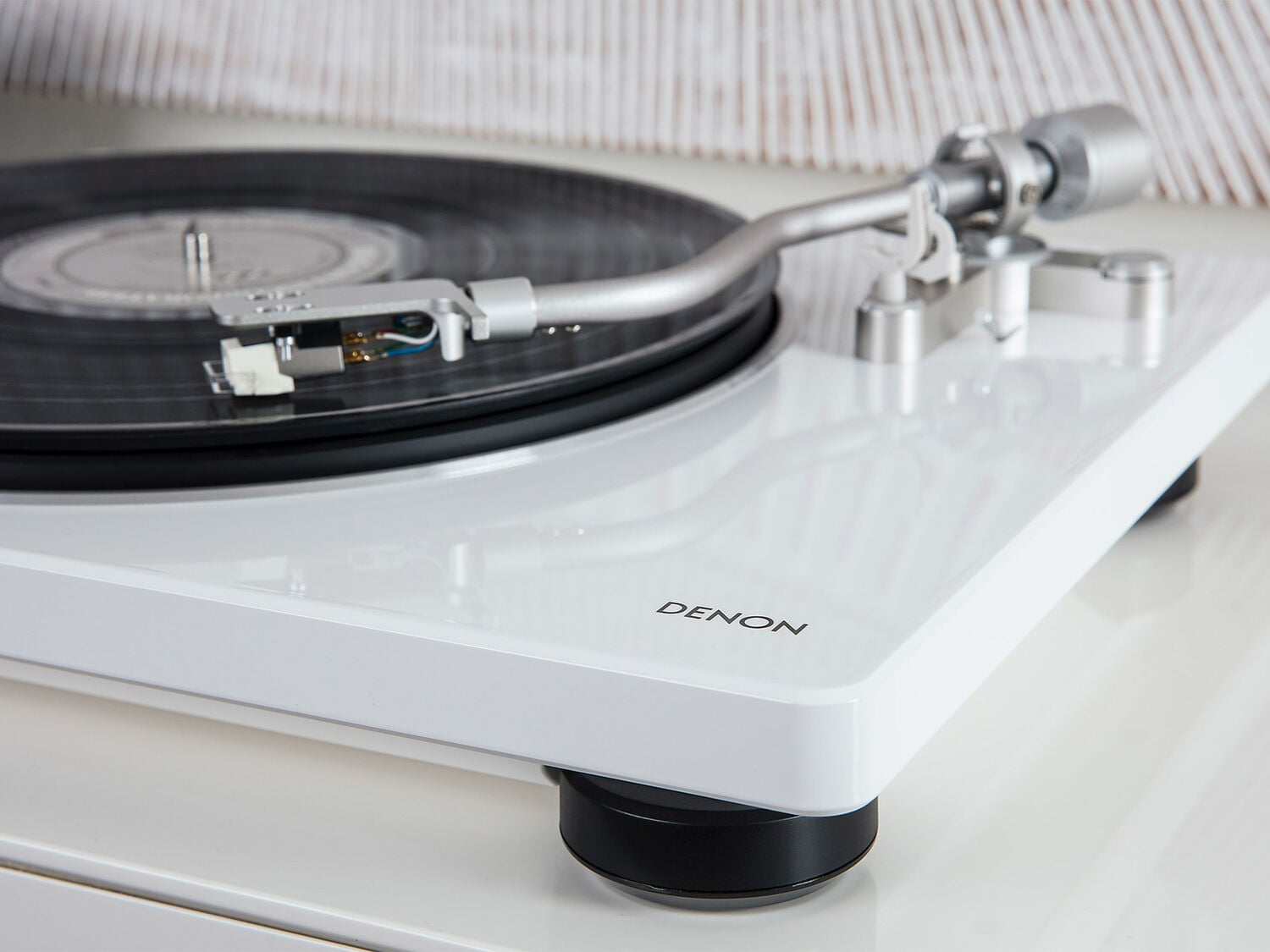 DP-400, White, dynamic