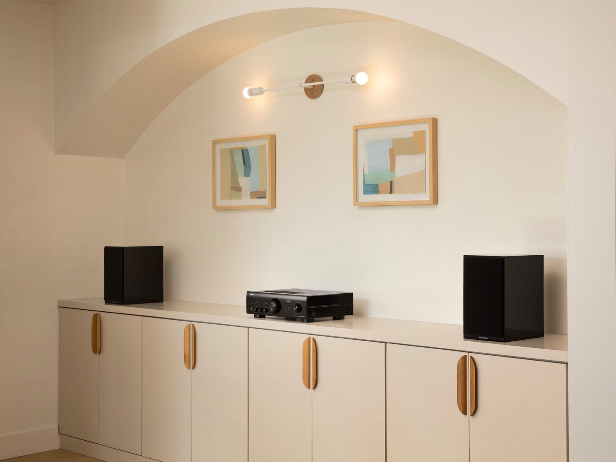 PMA-900HNE - 2 Ch. Integrated Amplifier Powered by HEOS™ | Denon