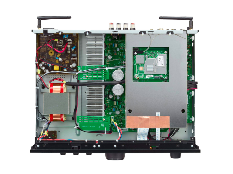 PMA-900HNE, Black, dynamic