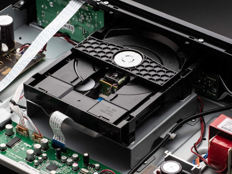 DCD-900NE, Black, dynamic