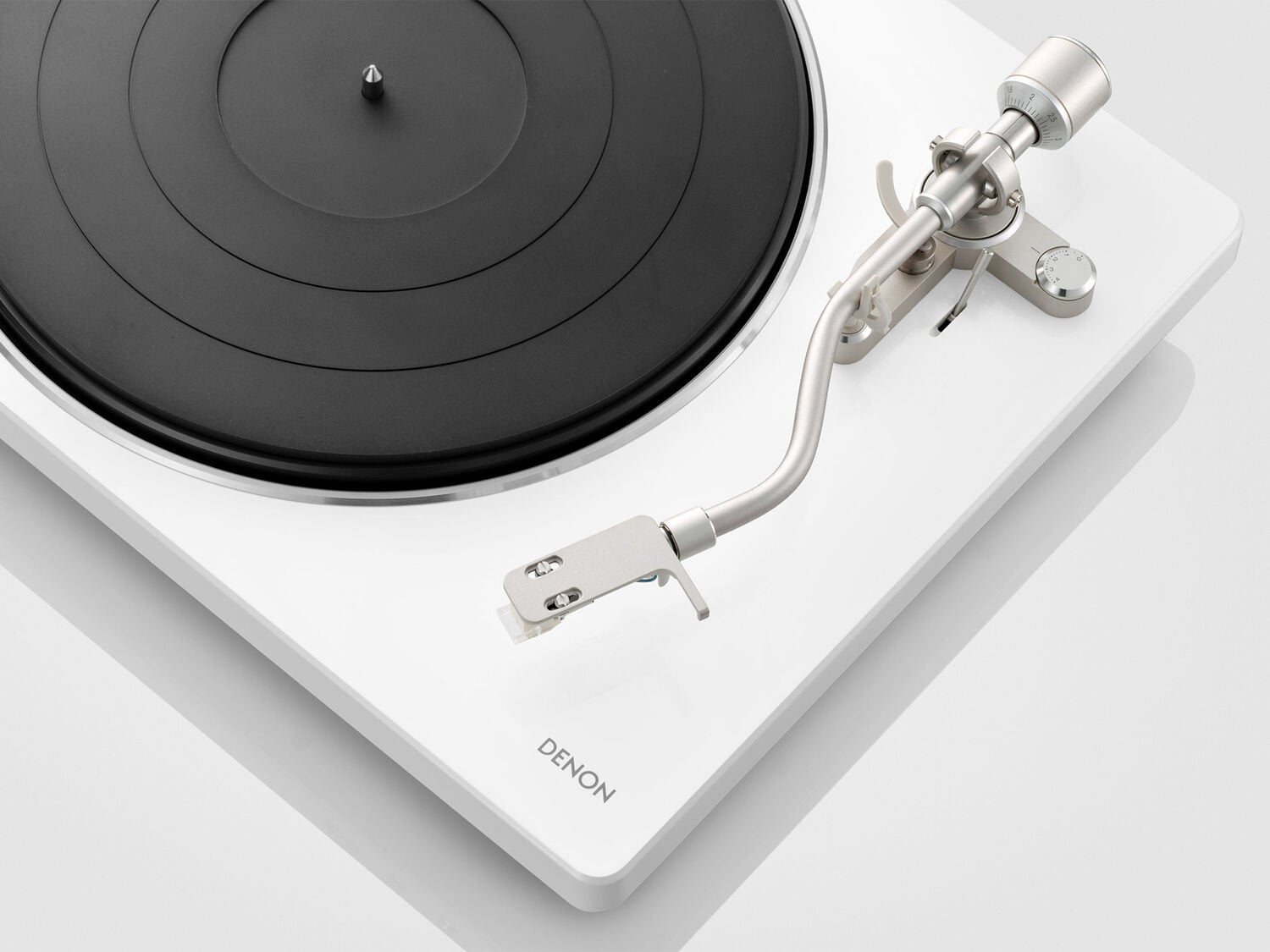 DP-400, White, dynamic